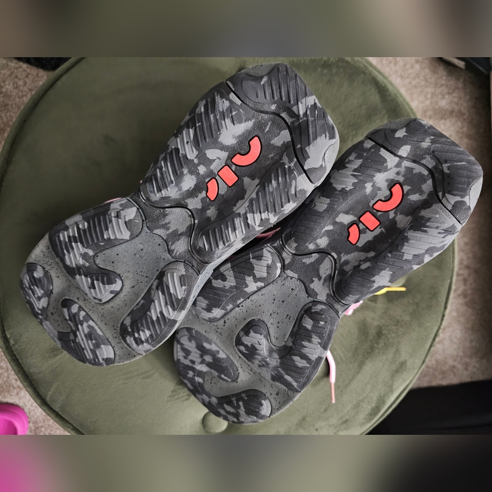 Air Max - Picture 3 of 3